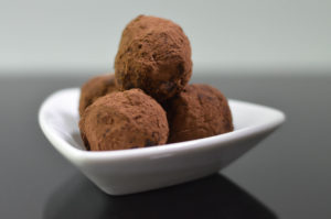 RAW truffes s pomerančovou kůrou (RAW truffes with orange peel)